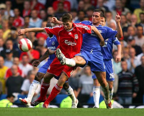 武磊当选最佳球员和最佳射手,海港、申花7人入选最佳阵容.